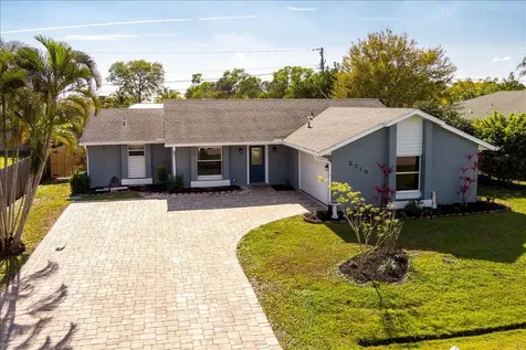 2718 SE Buccaneer Circle Port St Lucie FL 34952