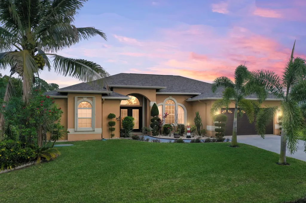 3517 SW Macon Road Port St Lucie FL 34953