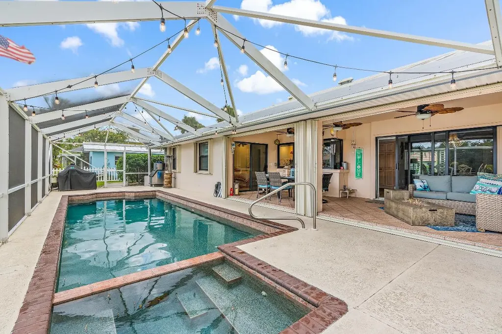 8355 SE Palm Street Hobe Sound FL 33455