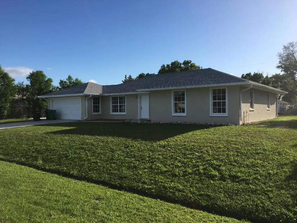 482 SE Galleon Lane Port St Lucie FL 34983