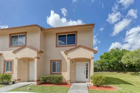 1608 Lakeview Drive W Royal Palm Beach FL 33411