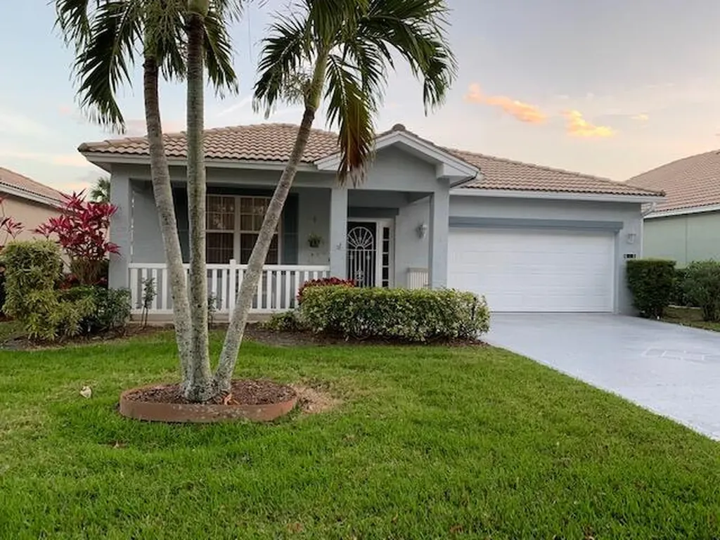 863 NW Sarria Court Port St Lucie FL 34986