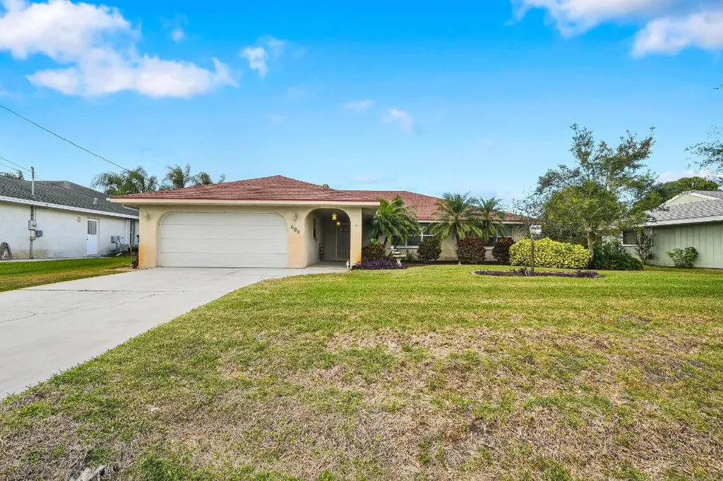 609 SE Whitmore Drive Port St Lucie FL 34984