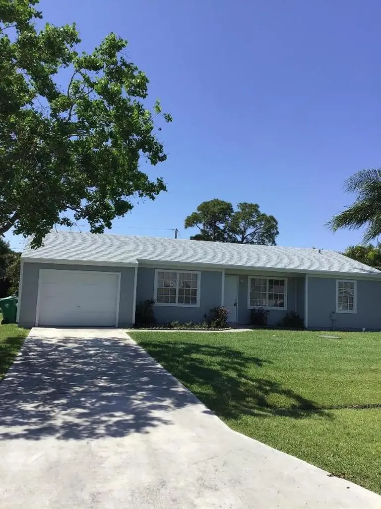 2965 SE Buccaneer Circle Port St Lucie FL 34952