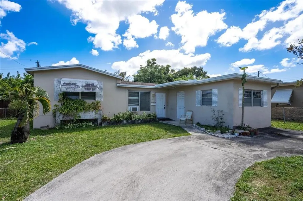 733 NW 1st Court Hallandale Beach FL 33009