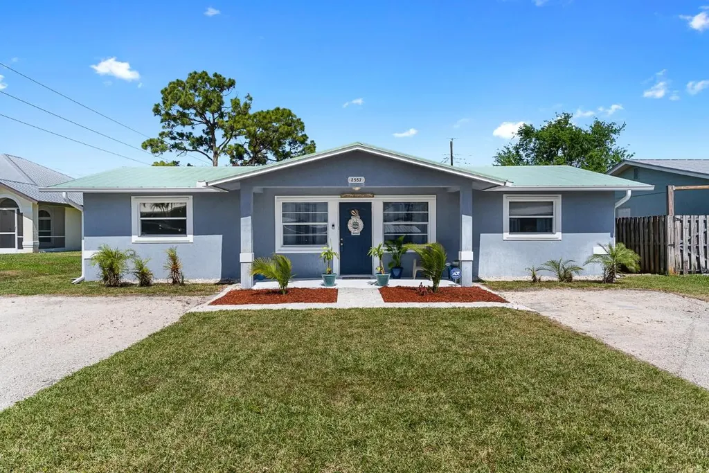 2557 SE Harrison Street Stuart FL 34997