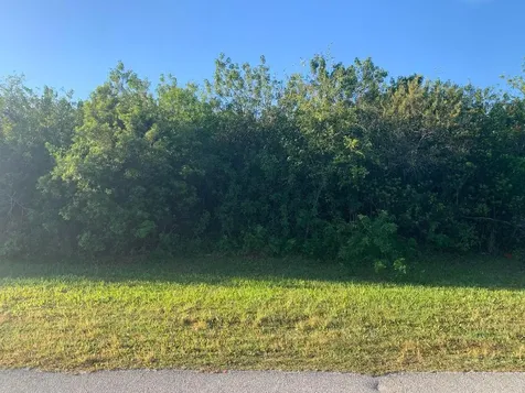 480 SW Bradshaw Circle Port St Lucie FL 34953
