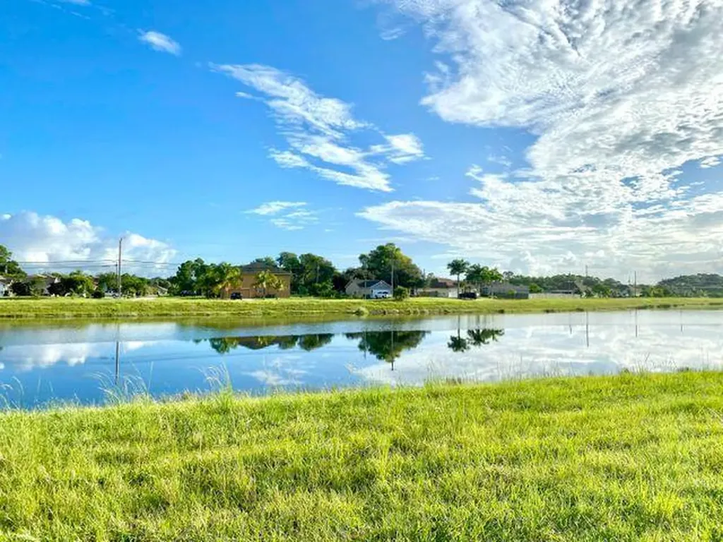 2462 SW Fair Isle Road Port St Lucie FL 34987