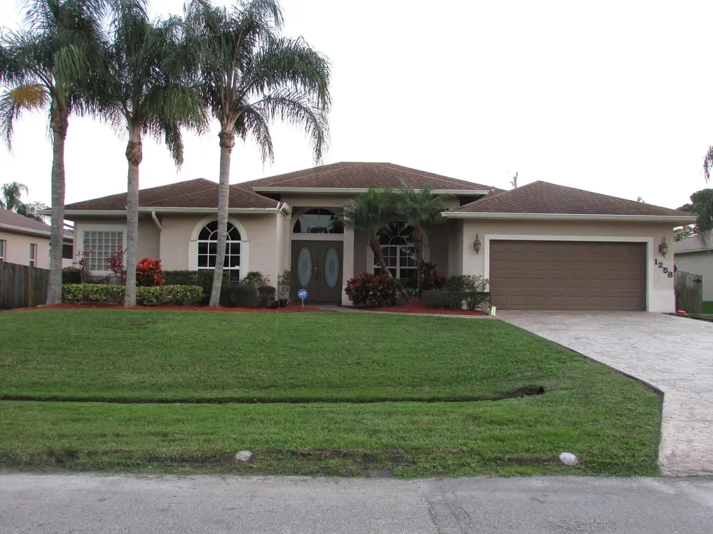 1258 SW San Esteban Avenue Port St Lucie FL 34953