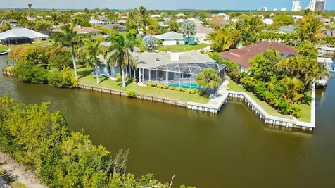 113 Queen Ann Court Hutchinson Island FL 34949