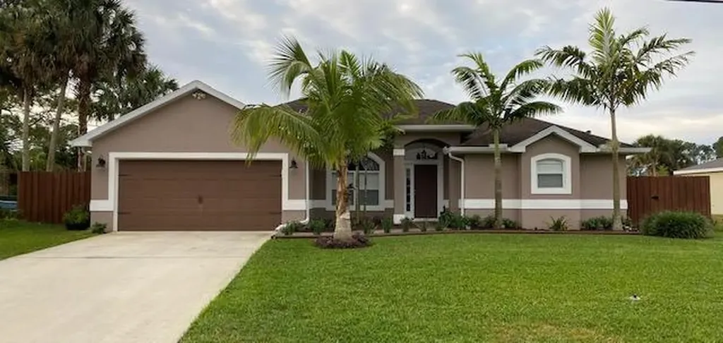 1852 SW Macarthur Avenue Port St Lucie FL 34953