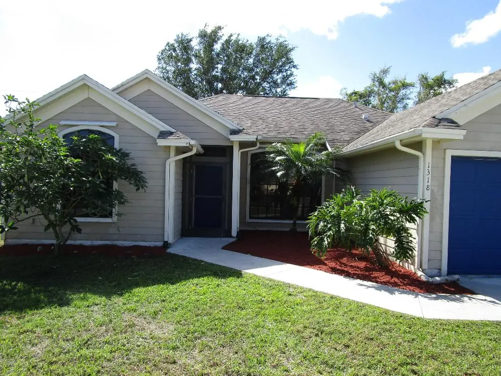 1318 SW Wampler Avenue Port St Lucie FL 34953