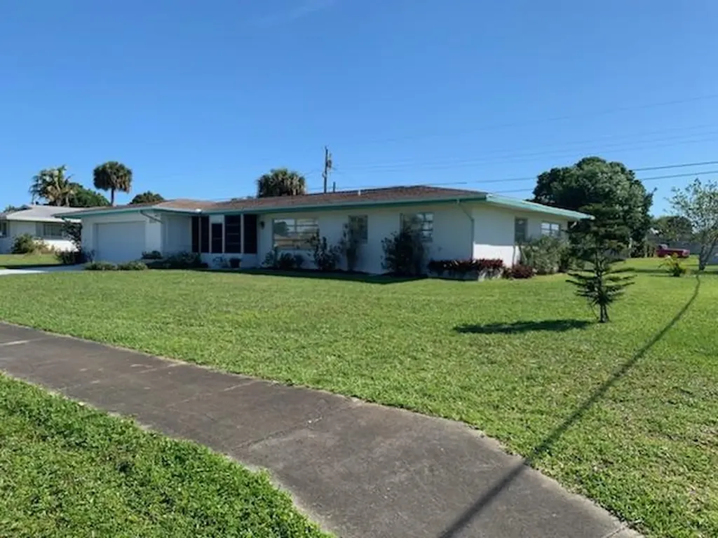 215 Riomar Drive Port St Lucie FL 34952
