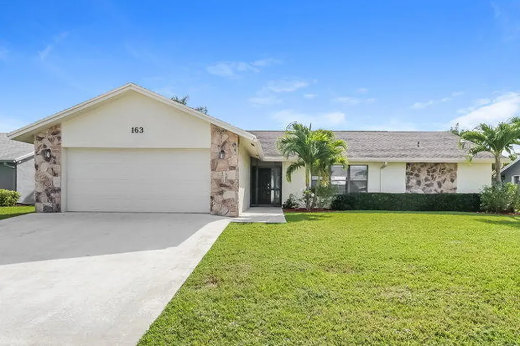 163 Cordoba Circle Royal Palm Beach FL 33411