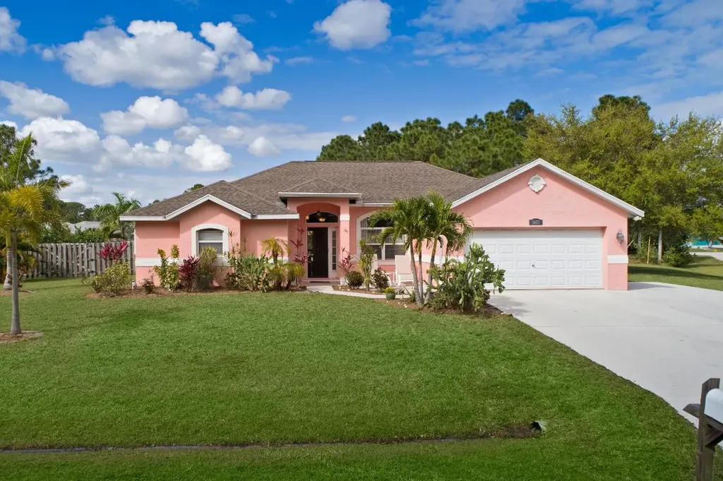 5671 NW Athens Court Port St Lucie FL 34986