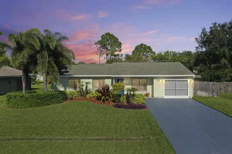 441 SE Lancaster Avenue Port St Lucie FL 34984