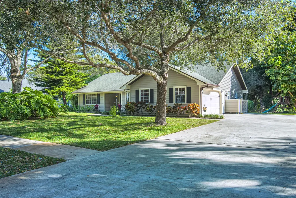 128 38th Court Vero Beach FL 32968