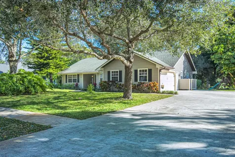 128 38th Court Vero Beach FL 32968