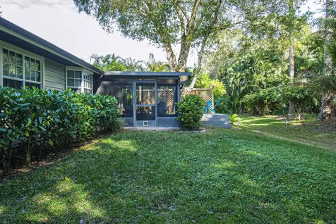 128 38th Court Vero Beach FL 32968