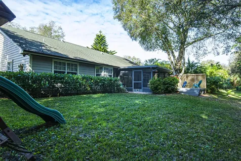 128 38th Court Vero Beach FL 32968