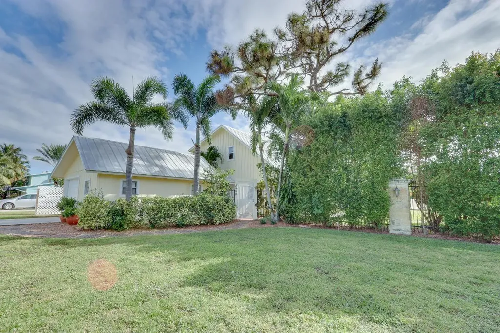 2488 Henrietta Court Lake Worth FL 33462