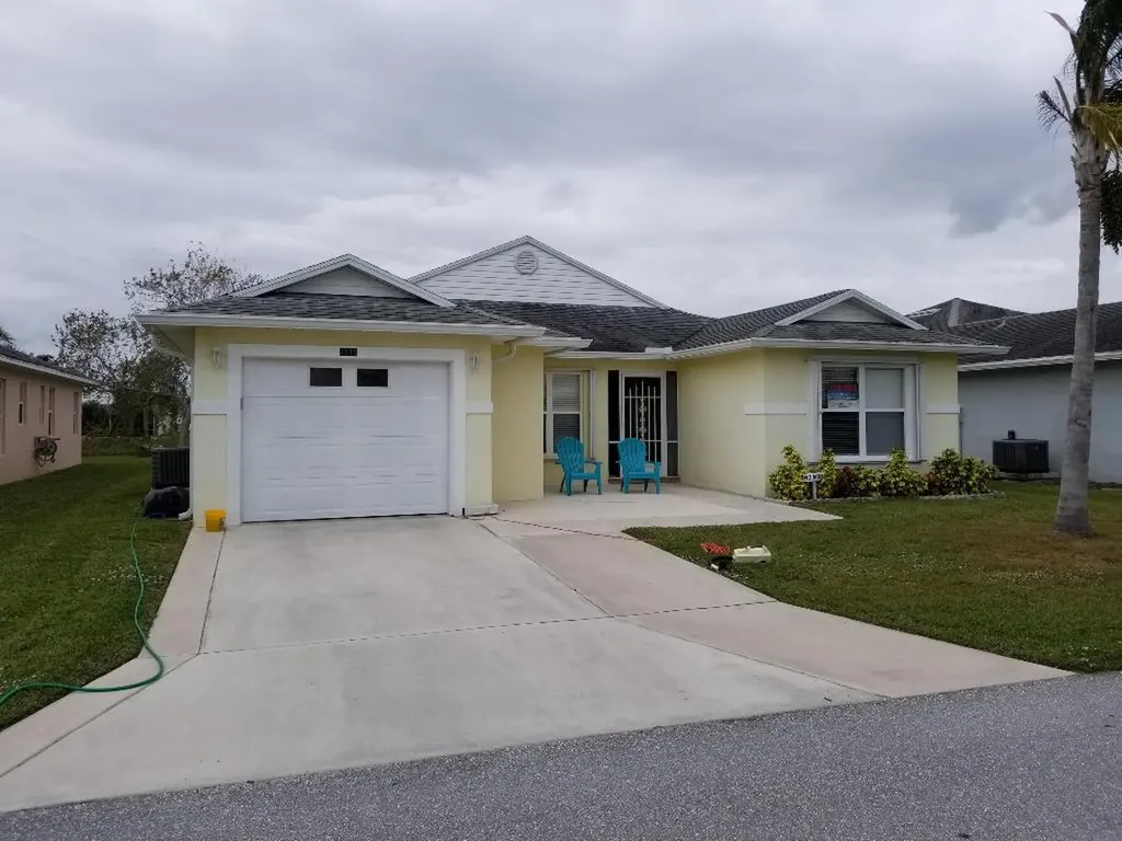 6539 Alemendra Fort Pierce FL 34951