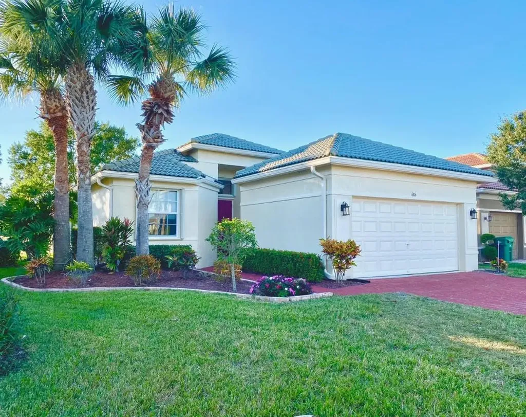 686 NW Stanford Lane Port St Lucie FL 34983