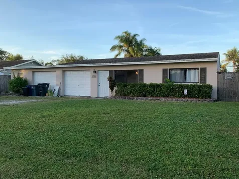 7585 Seabreeze Drive Lake Worth FL 33467