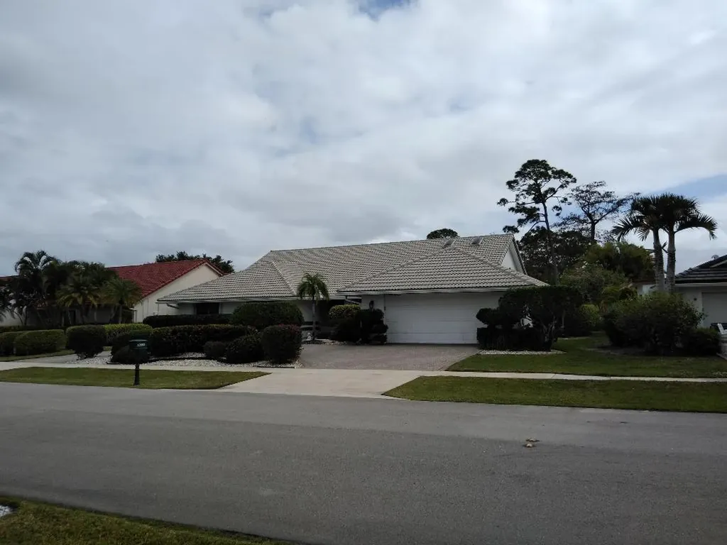 10883 Boca Woods Lane Boca Raton FL 33428