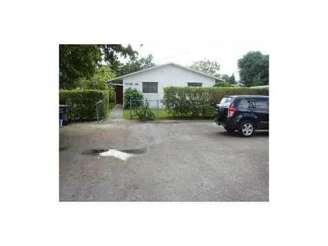 5736 Taylor Street Hollywood FL 33021
