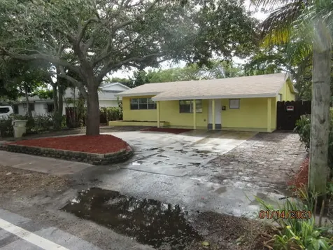 208 NE 10th Street Pompano Beach FL 33060