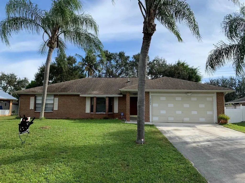 2493 SW Hinchman Street Port St Lucie FL 34984