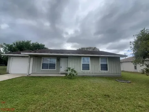 2132 SW Cameo Boulevard Port St Lucie FL 34953
