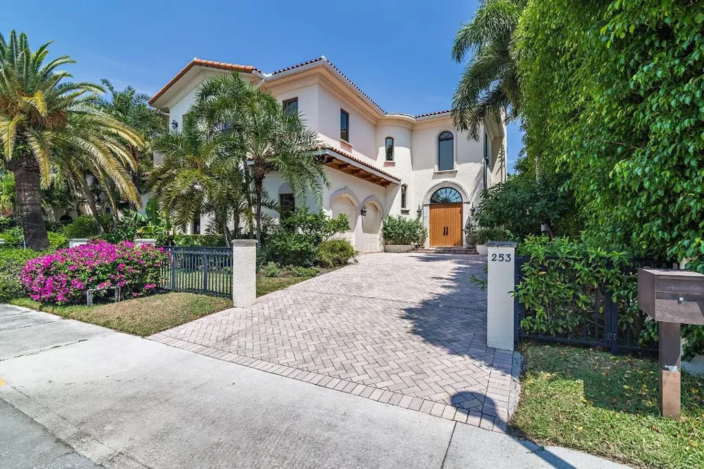 253 Seminole Avenue Palm Beach FL 33480