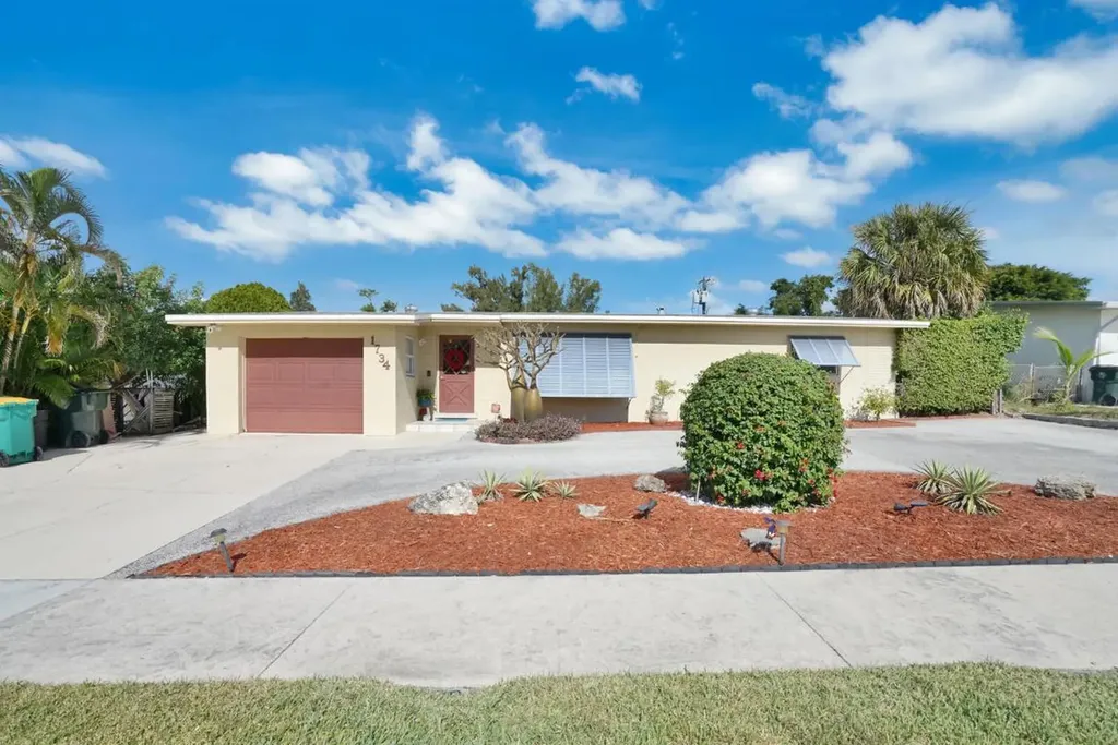 1734 18th Avenue N Lake Worth Beach FL 33460
