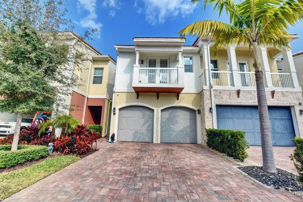100 NW 69th Circle Boca Raton FL 33487