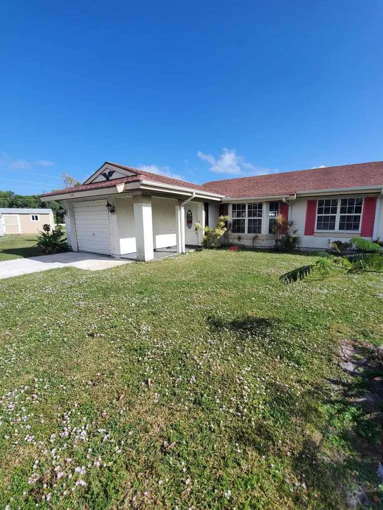 2181 SE Flagstone Court Port St Lucie FL 34952