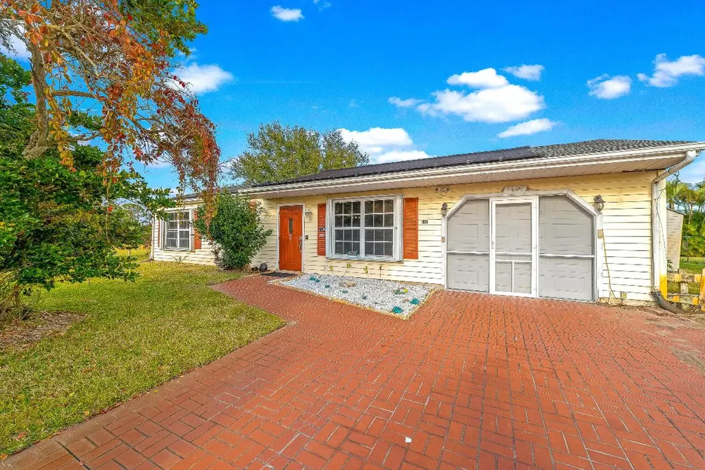 1401 SE Arenson Lane Port St Lucie FL 34952