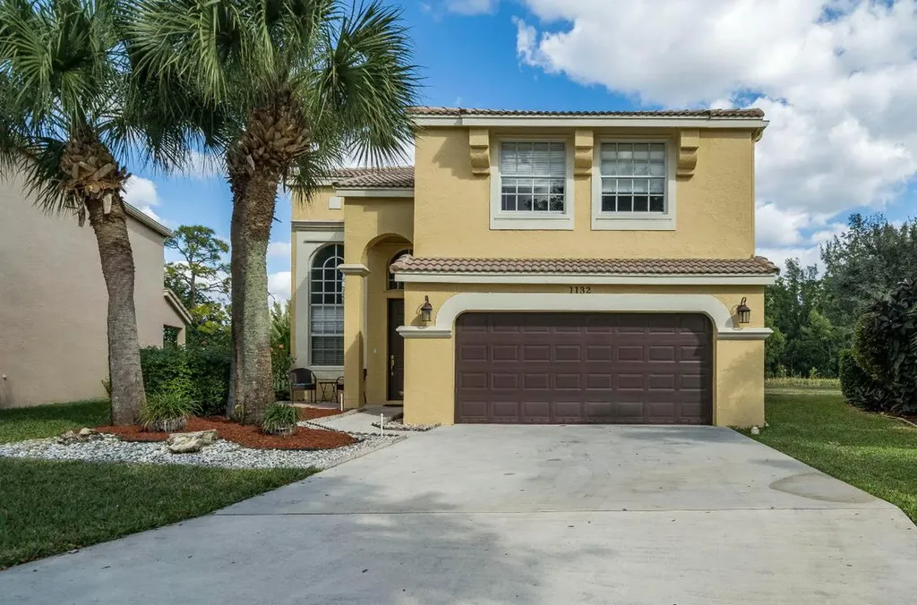 1132 Oakwater Drive Royal Palm Beach FL 33411