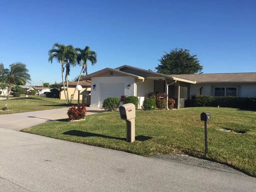 13512 Whippet Way E Delray Beach FL 33484