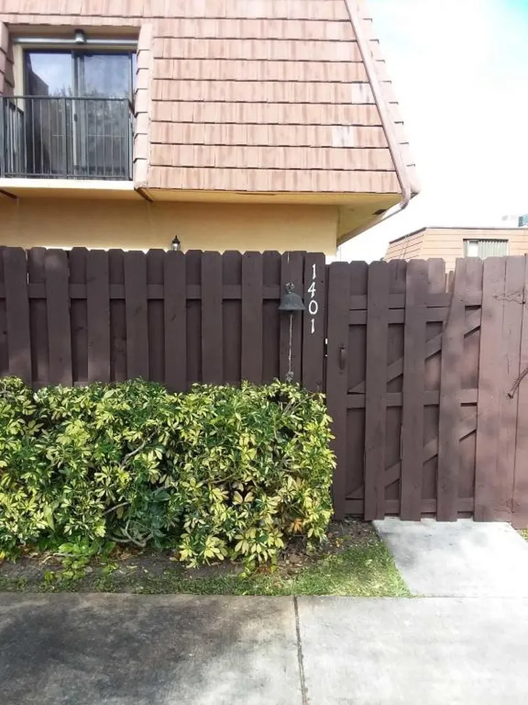 4200 Turnberry Circle Lake Worth FL 33467
