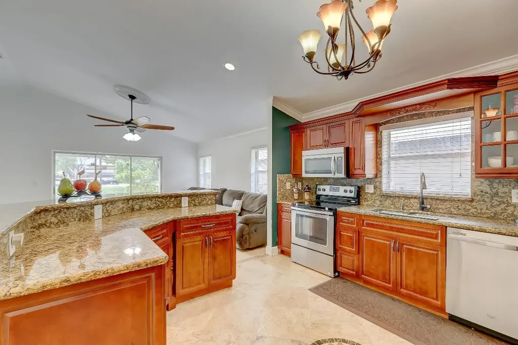 3900 NW 23rd Place Coconut Creek FL 33066