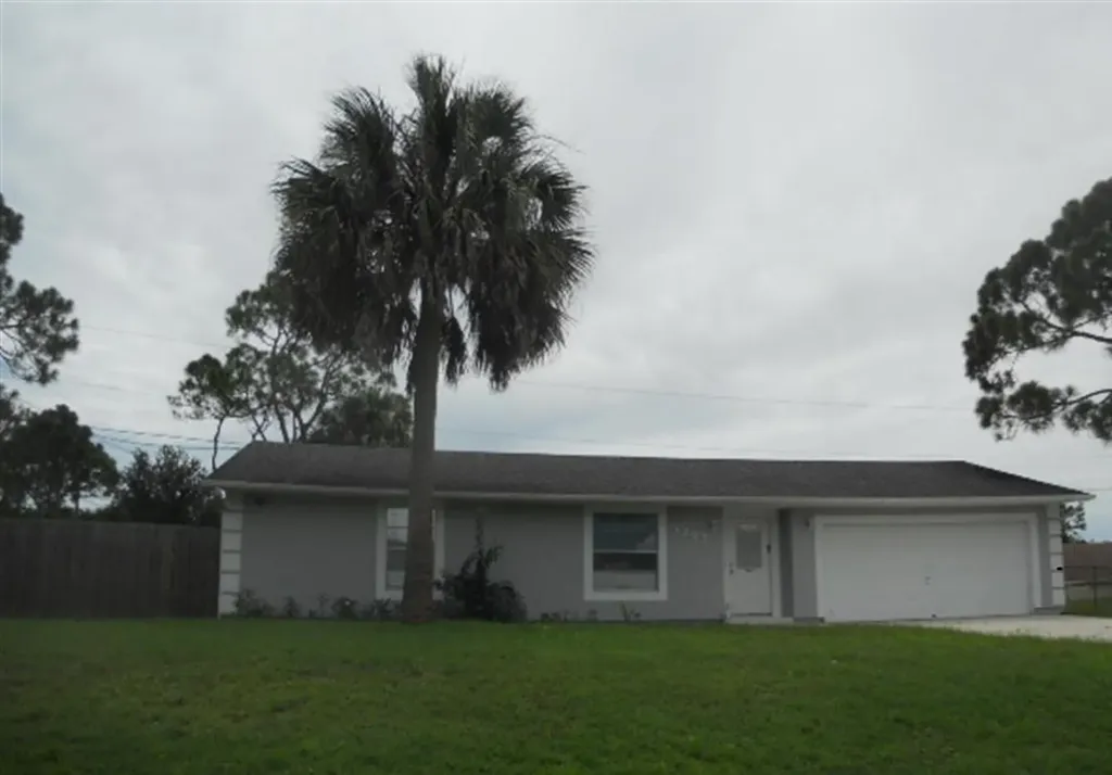 3297 SW Escarole Street Port St Lucie FL 34953