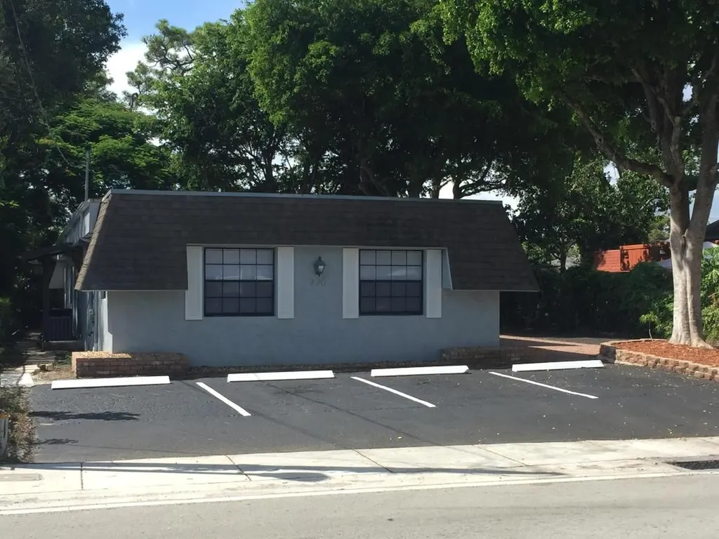 770 NE 38th Street Oakland Park FL 33334