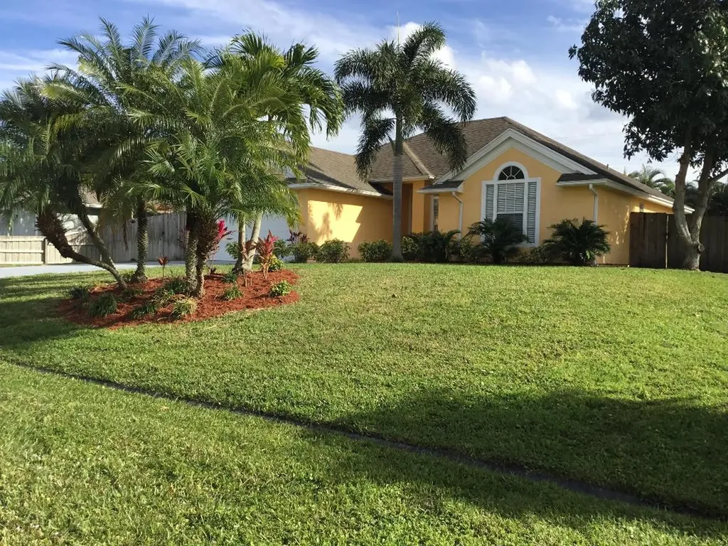 862 SW Jennifer Terrace Port St Lucie FL 34953