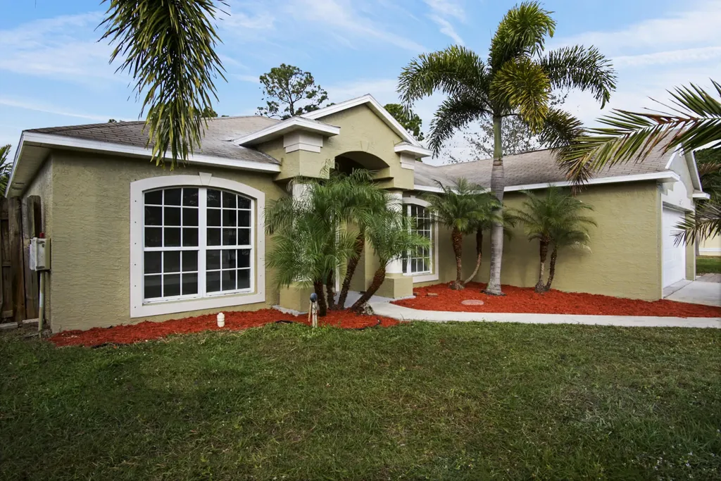 3574 SW Europe Street Port St Lucie FL 34953