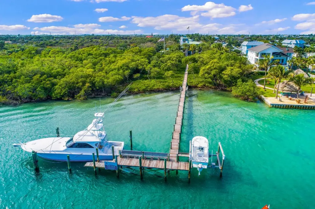48 Coconut Lane Tequesta FL 33469