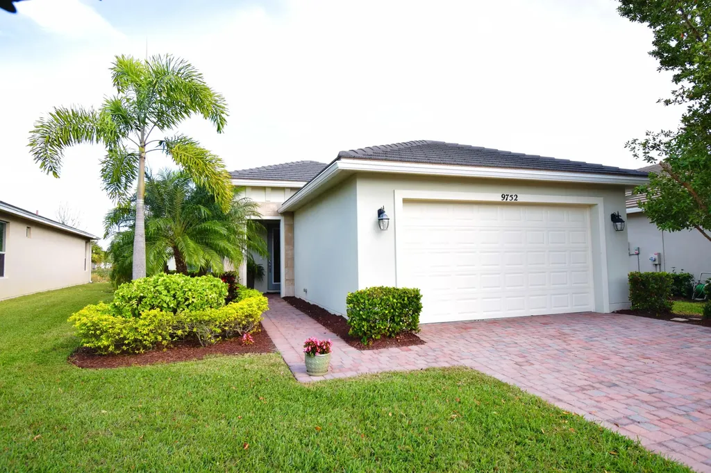 9752 SW Chestwood Avenue Port St Lucie FL 34987