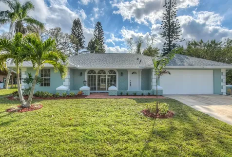 449 NE Camelot Drive Port St Lucie FL 34983