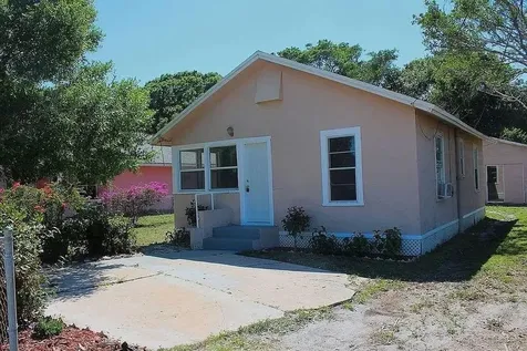 701 N 9th Street Fort Pierce FL 34950